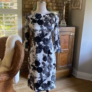 St. John COLLECTION GRAY WHITE FLORAL 3/4 SLEEVE DRESS 2 EXCELLENT